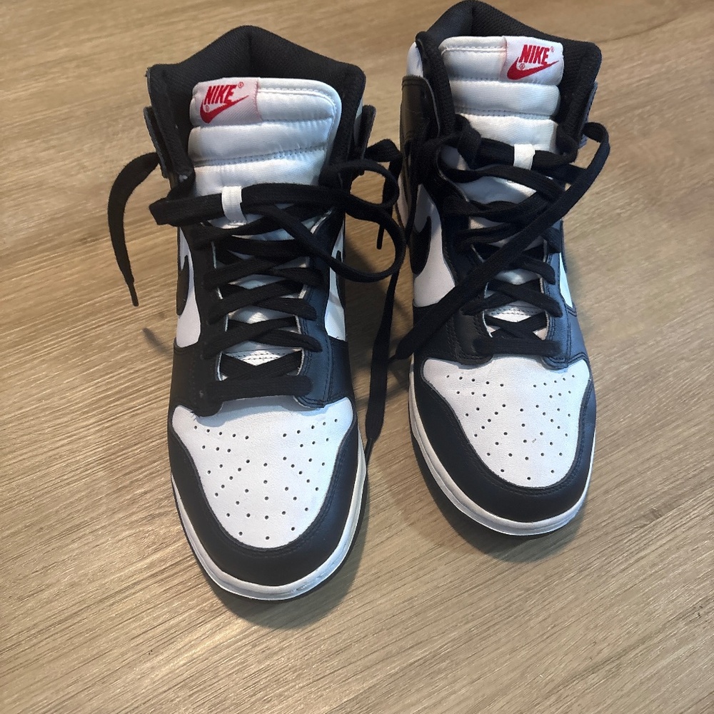 Nike Dunk High “Panda”